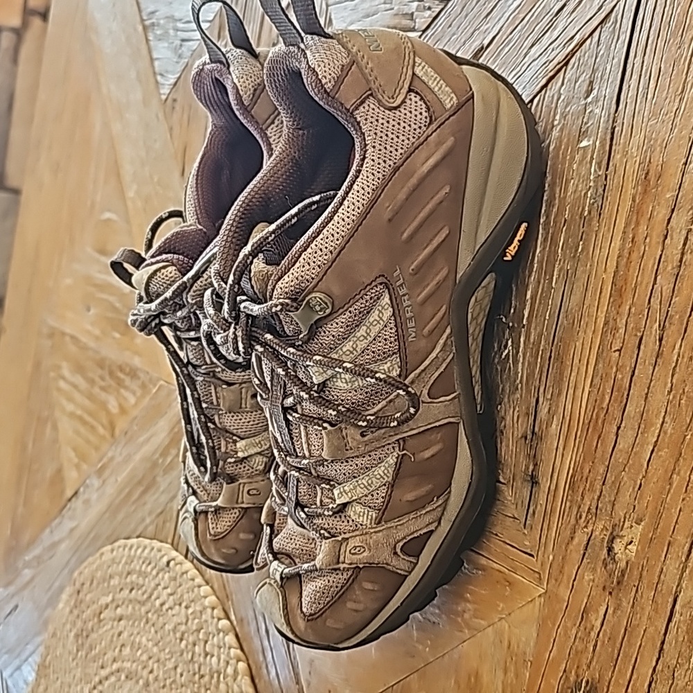 MERRELL hiking trail shoes 6